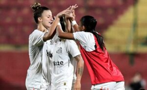 santos despacha corinthians em clássico da copinha com golaço de evelin; veja os detalhes
