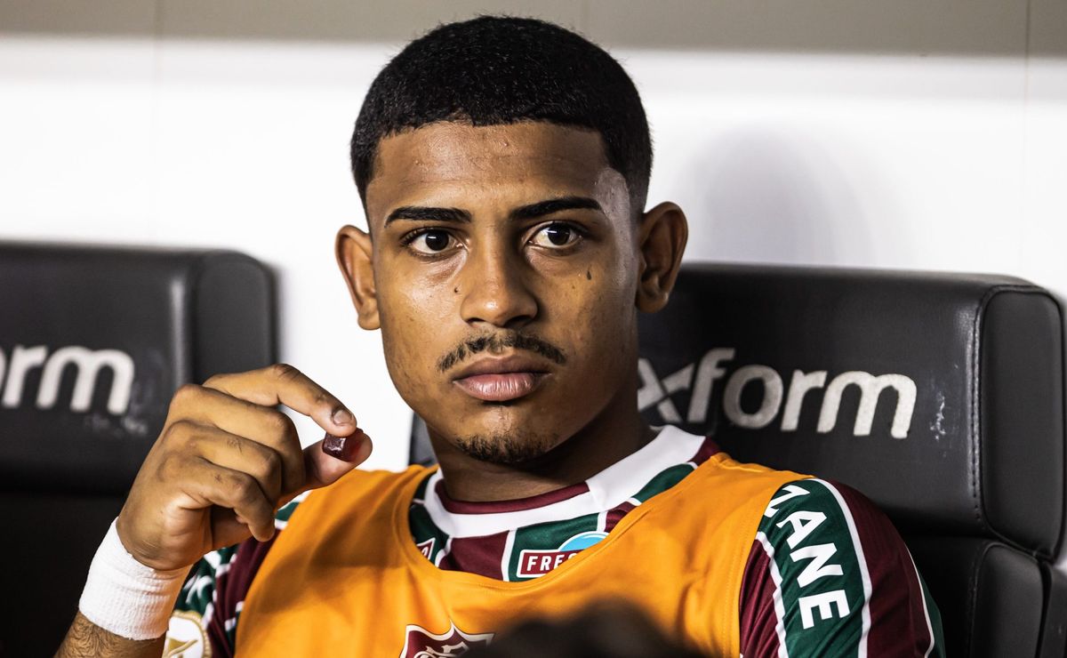 jornalista crava saída de prazo de saída de john kennedy do fluminense