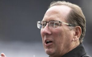 john textor fala sobre novo técnico para o botafogo e envolve o flamengo