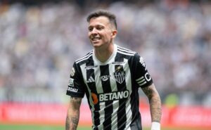bernard deixa torcida do atlético mg irritada em clássico contra cruzeiro