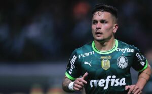 botafogo vence atlético mg e acerta contratação de atacante artur por r$ 62 milhões