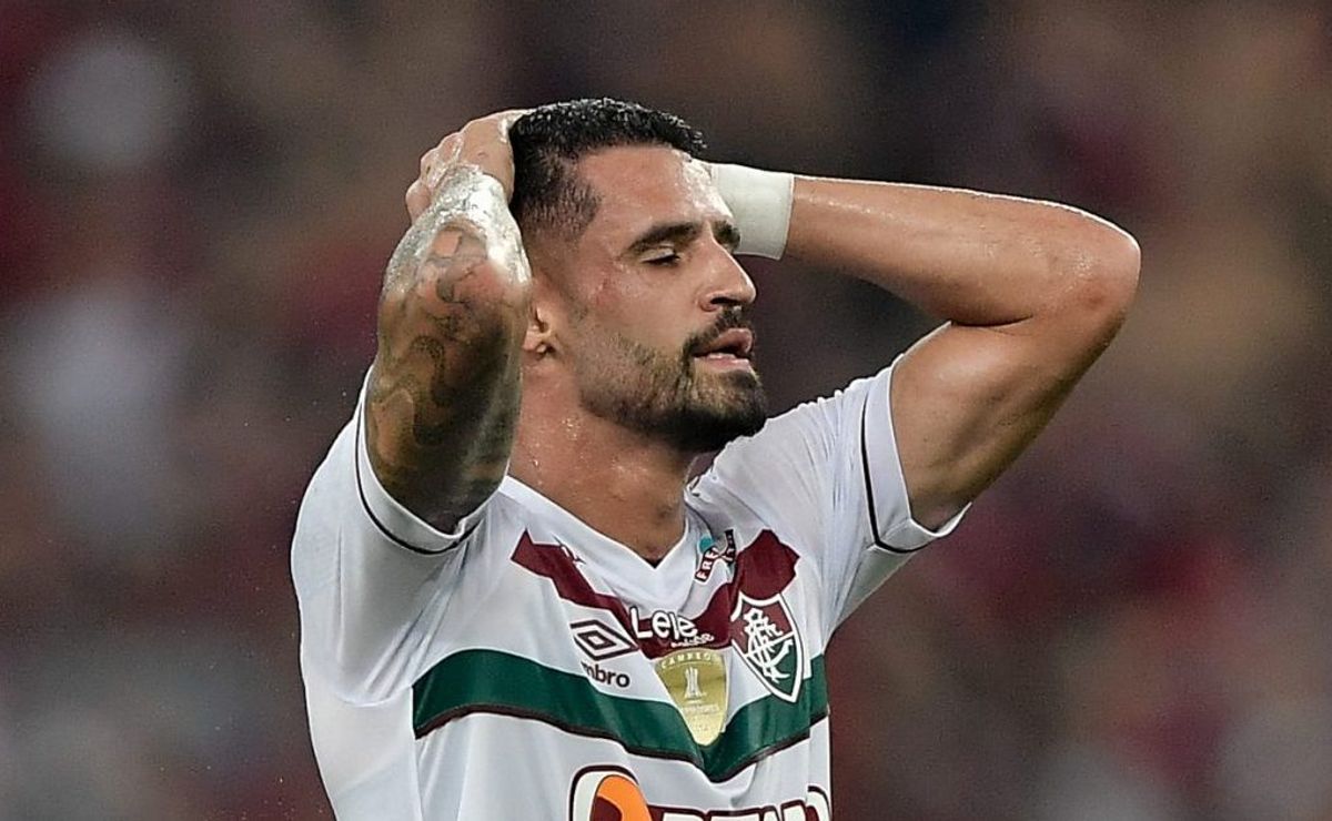 renato augusto desfalcará o fluminense por seis meses após lesão