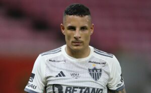 guilherme arana se rende a reforços contratados pelo atlético mg para a temporada 