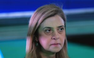 contratações com claudinho e andreas pereira emperram e leila considera não trazer mais reforços nesta janela