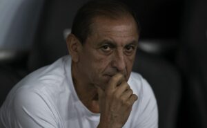 além de rodrigo garro, corinthians tem três desfalques certos contra o Água santa