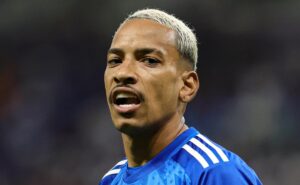 matheus pereira finaliza se reapresentará ao cruzeiro nos estados unidos nesta quinta feira (9)