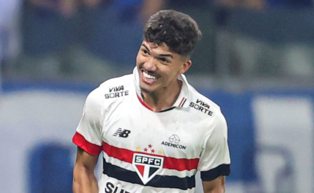 são paulo rejeita proposta de r$ 56 milhões do porto pelo atacante william gomes