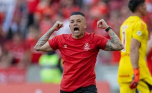 d’alessandro cobra pedro ernesto e narrador responde dirigente do internacional ao vivo