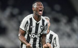 patrick de paula elogia time alternativo do botafogo e fala sobre como superou a lesão