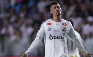 santos perde para o velo clube e adversário faz piada nas redes sociais