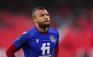 rafinha alcântara quer jogar no flamengo de filipe luís em 2025 e foi oferecido 