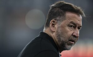 augusto melo se posiciona de forma oficial no corinthians após críticas de andrés sanchez e rubão