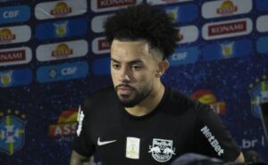 empresário de claudinho sai em defesa de leila após negociação frustrada entre meia atacante e o palmeiras