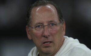 john textor procura paulo fonseca para comandar o botafogo, mas treinador descarta atuar no brasil