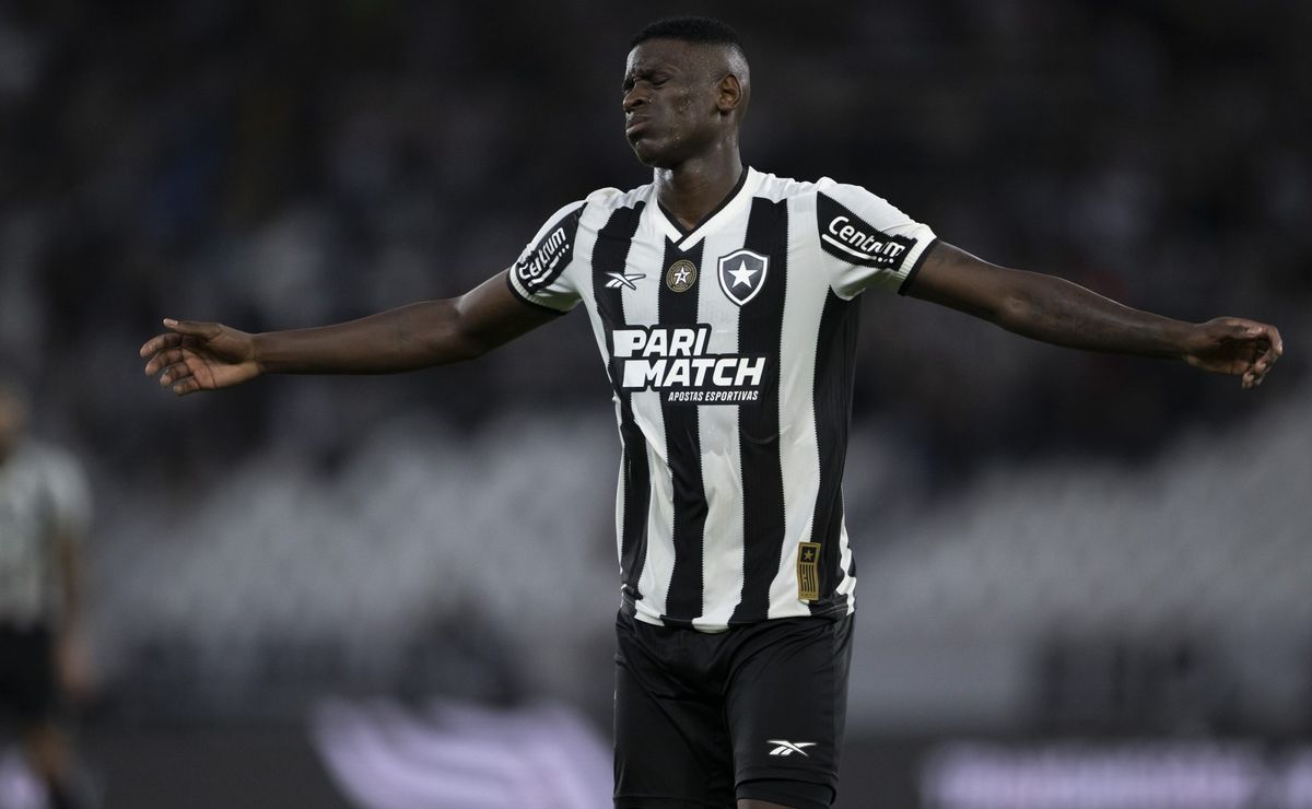 luiz henrique fora do botafogo tem dois motivos expostos e textor teria "culpa"; entenda