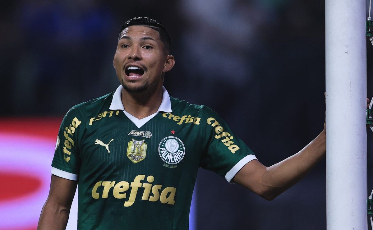 rony chegando ao santos tem “forçada” de leila pereira, mas ainda sem proposta 