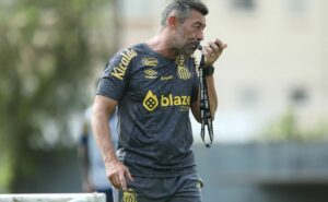 santos divulga os relacionados para a estreia do paulistão 2025 contra o mirassol