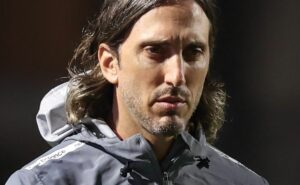 saída de moreira abre espaço para destaque da copinha jogar no são paulo de zubeldía 