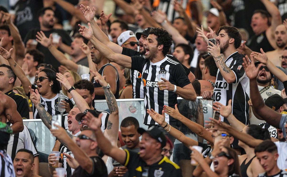 após empate contra o américa, torcida do atlético perde a paciência com zagueiro titular