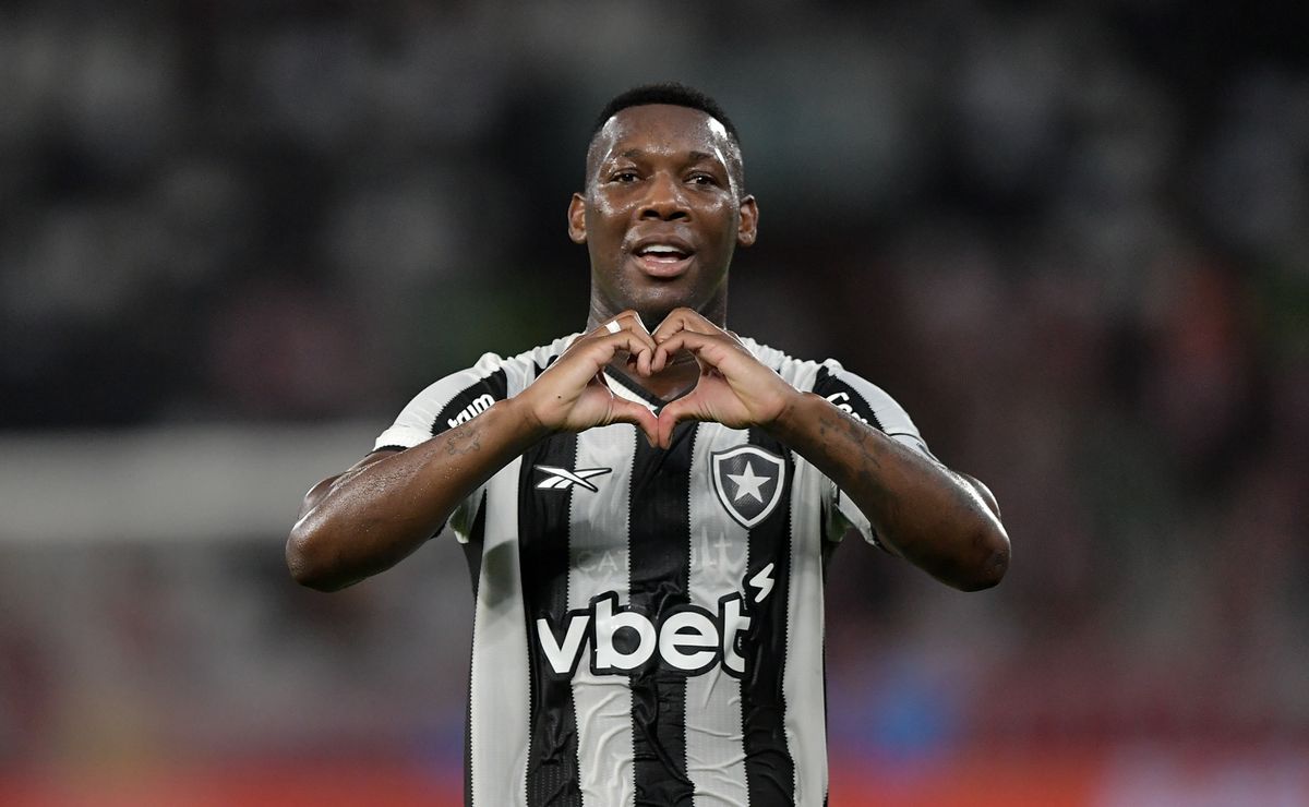 patrick de paula contagia elenco do botafogo antes da partida contra o bangu