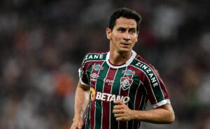 ganso pode ultrapassar lenda do fluminense quando retornar do afastamento