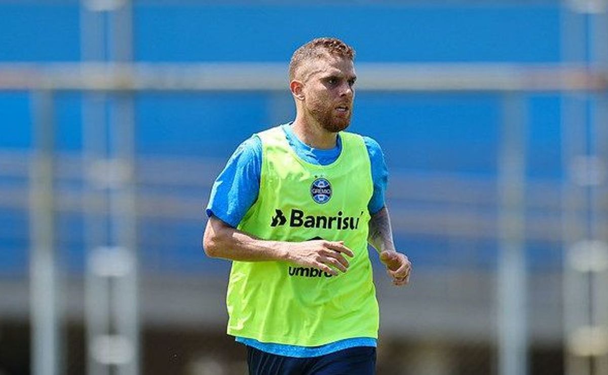 cuellar já treina com o elenco, mas ainda não pode estrear pelo grêmio