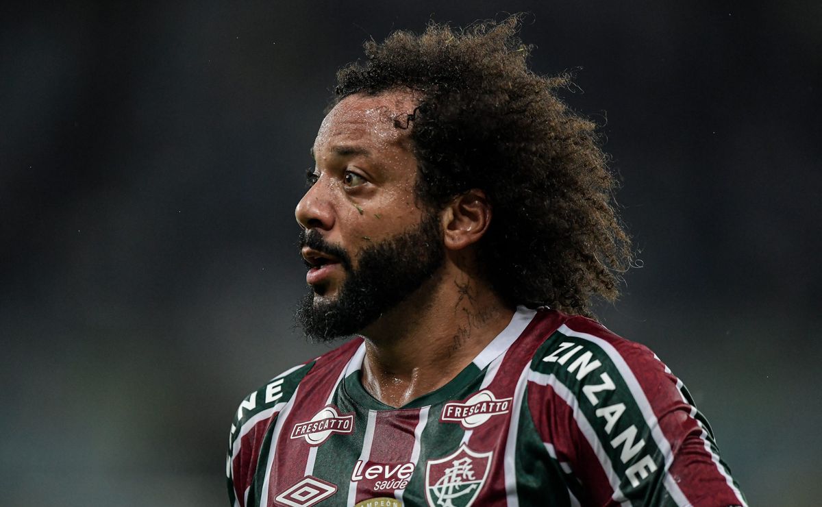 saídas de marcelo e diogo barbosa abrem espaço para novo lateral no fluminense em 2025