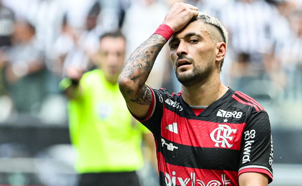 camisa 10 do flamengo em 2025, arrascaeta causa disputa no futebol argentino