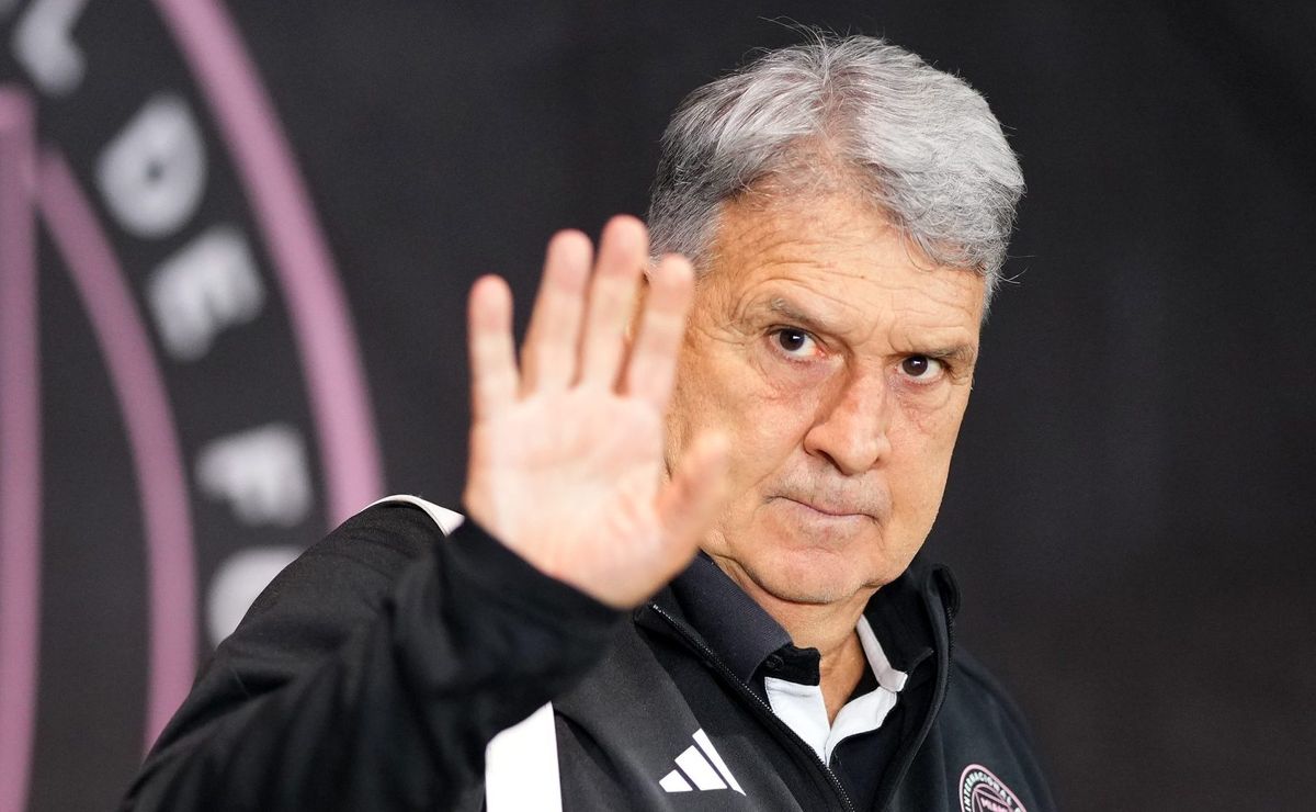 tata martino dá resposta ao botafogo e técnico não comandará o glorioso em 2025