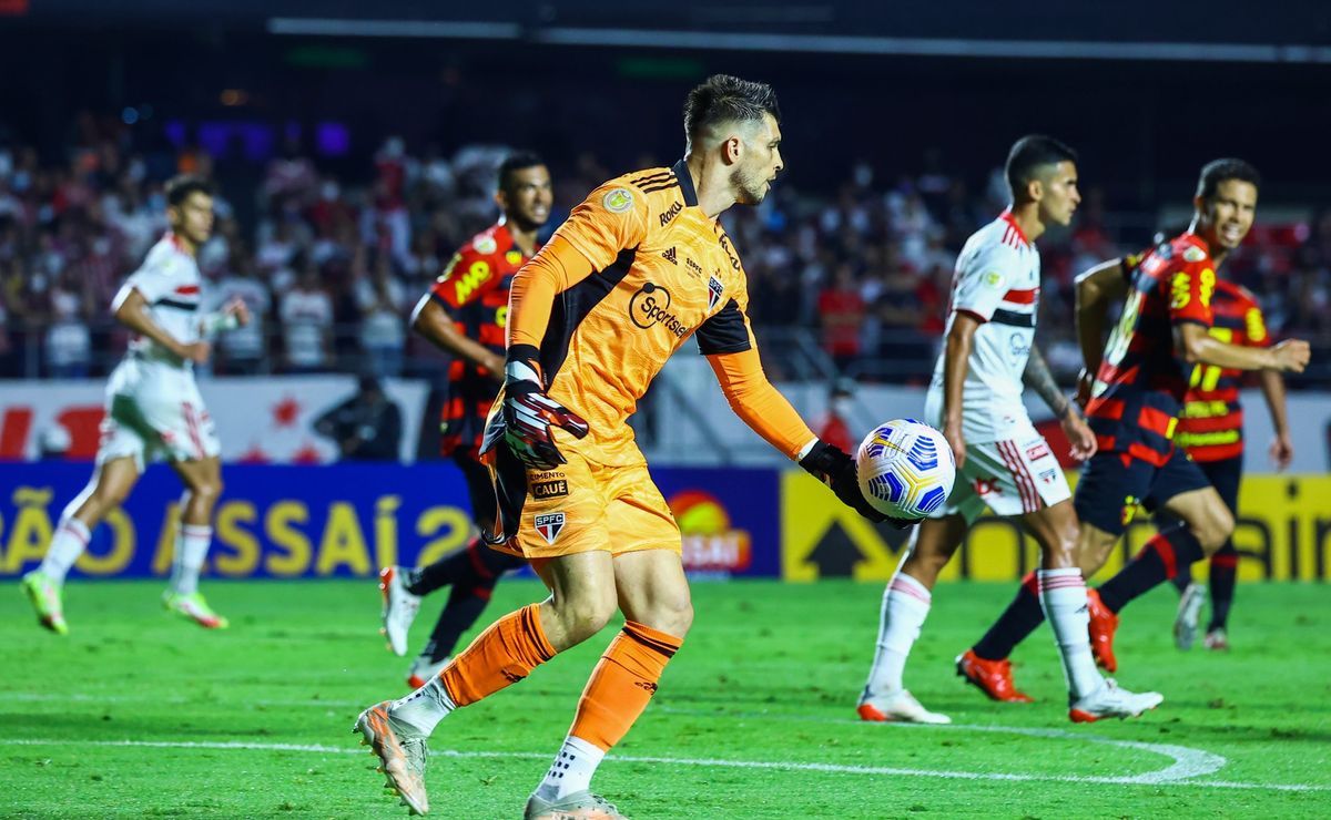 experiência e jogo com os pés foram essenciais para contratação de tiago volpi no grêmio