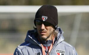 julio casares manda recado a zubeldía envolvendo ryan francisco e +3 joias do são paulo: “satisfação”