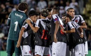 vasco cai para o corinthians na copinha, mas base é elogiada pela torcida: "jogaram muito"