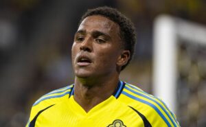 santos vê grêmio desistir de niclas eliasson e fica com caminho livre para contratar o atacante