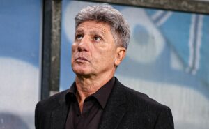 renato portaluppi contratado pelo cruzeiro tem veredito confirmado por samuel venâncio e salário precisa ser diminuído