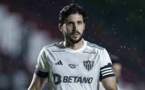 igor rabello faz exigência por saída no atlético mg em negociação por cuello e quer aumento salarial