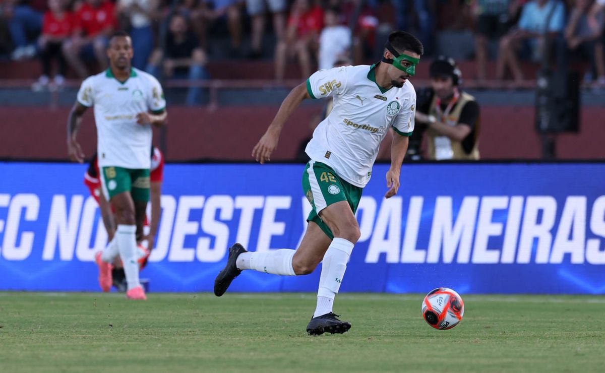 flaco lópez começa ano no palmeiras muito cobrado e vê abel pedir um 9