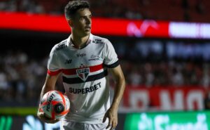 oscar encanta, mas ainda não está 100% no são paulo e o melhor estar por vir 