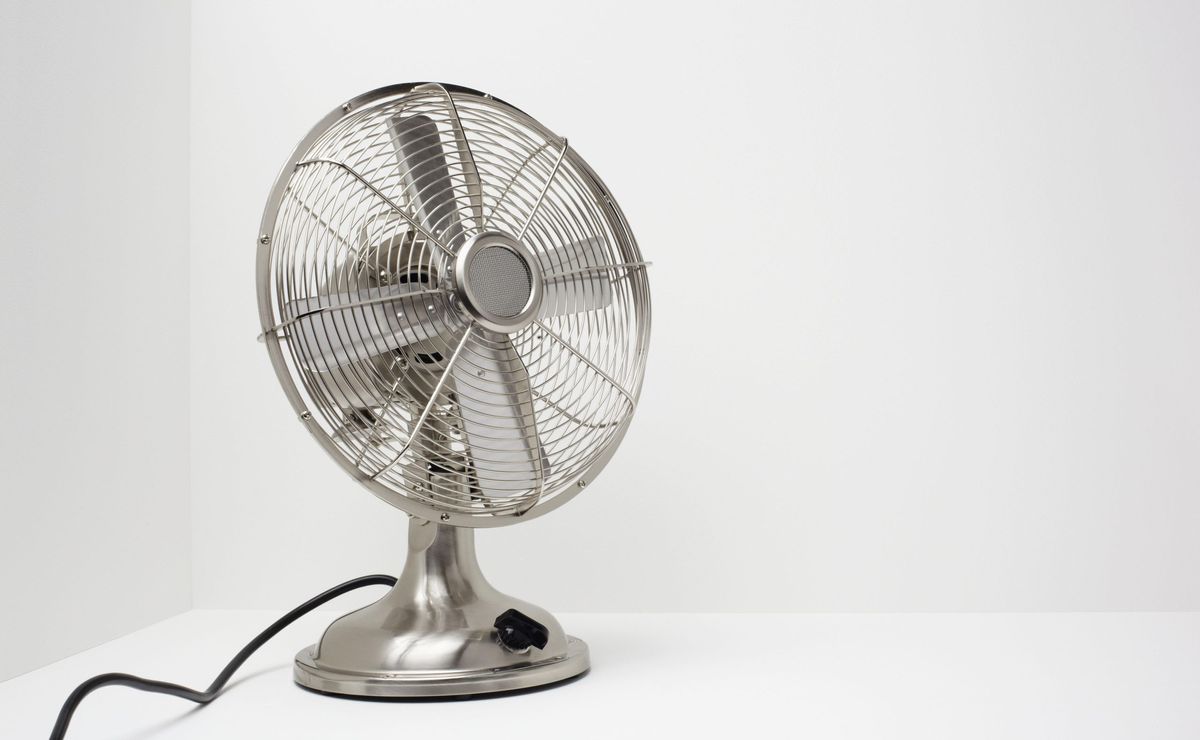 nesse calor, um ventilador de mesa com preço incrível cai bem