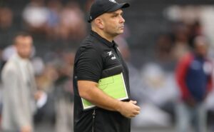 carlos leiria, técnico do botafogo, assume erro em derrota para o sampaio no carioca