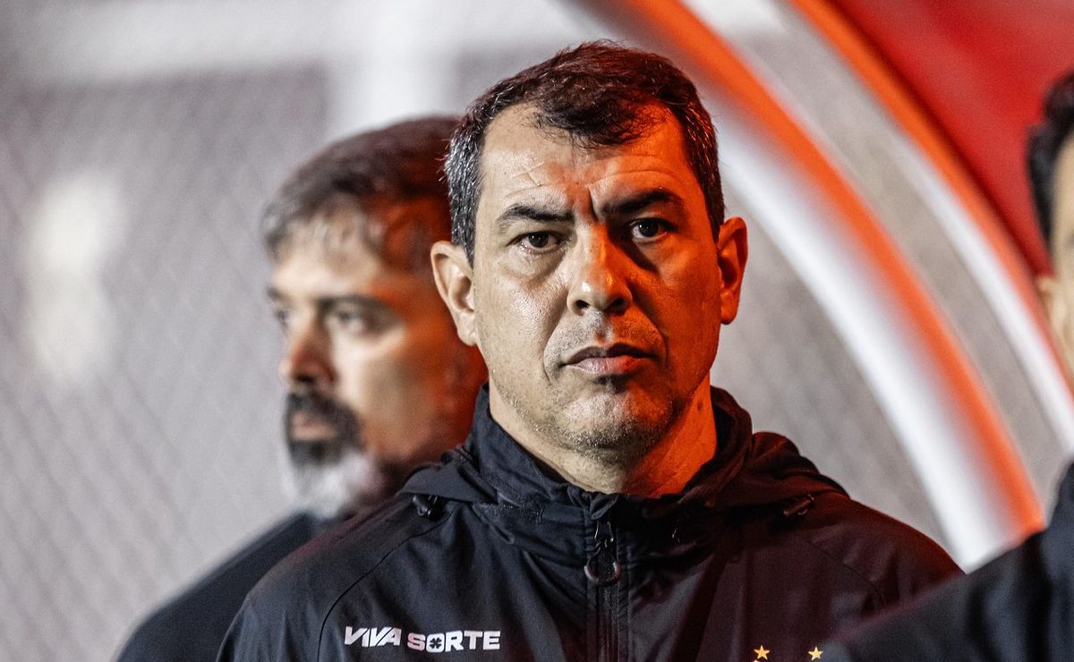 torcida do vasco se rende a trabalho de carille após vitória no estadual