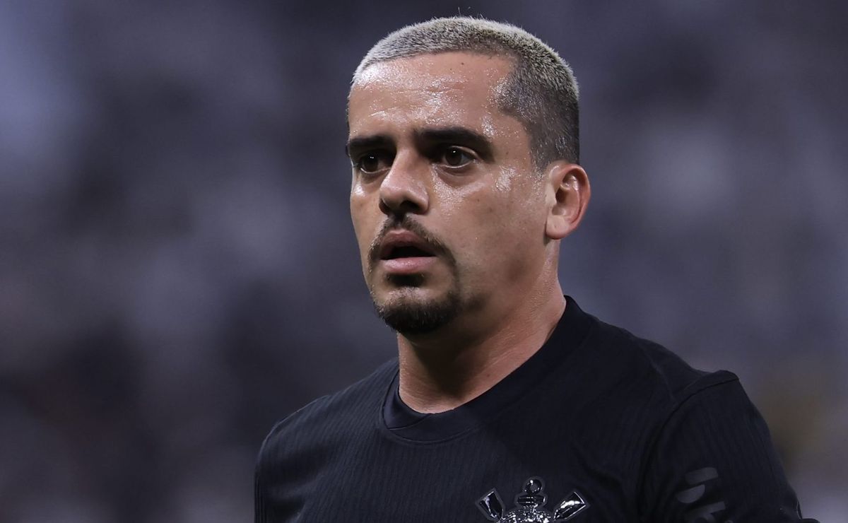 ramón díaz expõe motivo que resultou na saída de fagner do corinthians 