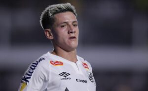 leo godoy lamenta derrota do santos para o velo clube no paulistão