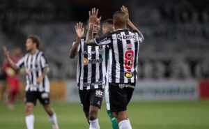 tchê tchê e jair, dupla de sucesso no atlético mg, devem ser titulares no vasco pelo carioca