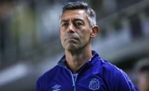 pedro caixinha explica ausência de gil na estreia do santos: “não foi o único a ficar de fora”