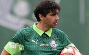 nova camisa do palmeiras não agrada e atrai comentários negativos