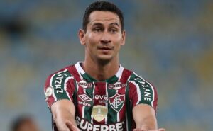 santos faz pressão para tirar ganso do fluminense e oferece salário de r$ 700 mil ao meio campista