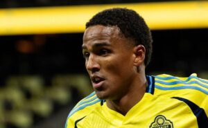 grêmio faz nova oferta por niclas eliasson e busca finalizar negociações com 2 atacantes