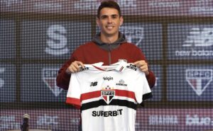 estreia de oscar no são paulo contra o cruzeiro empolga torcedores e chama atenção