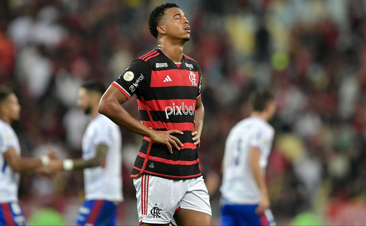 campeão com filipe luís desbanca carlinhos no cariocão e pode ser reserva de pedro no flamengo