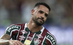 renato augusto pode precisar de cirurgia e terá um problemão no fluminense 